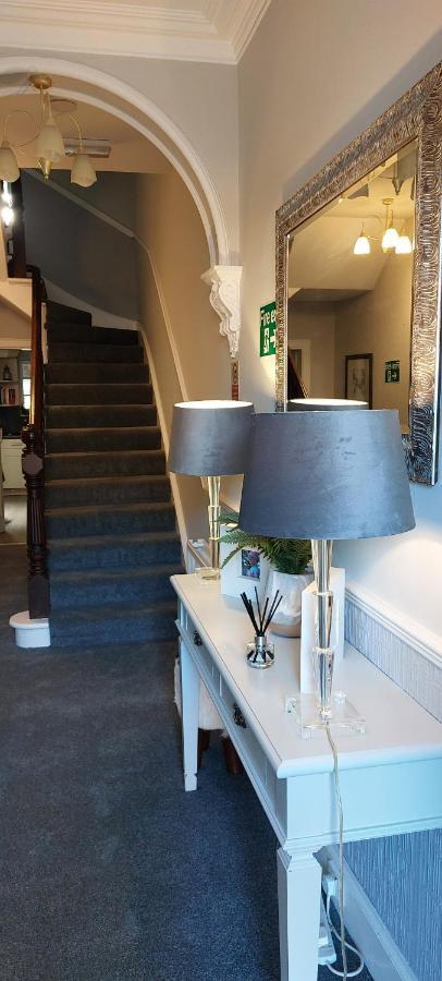 Riverbank Guesthouse אינברנס מראה חיצוני תמונה