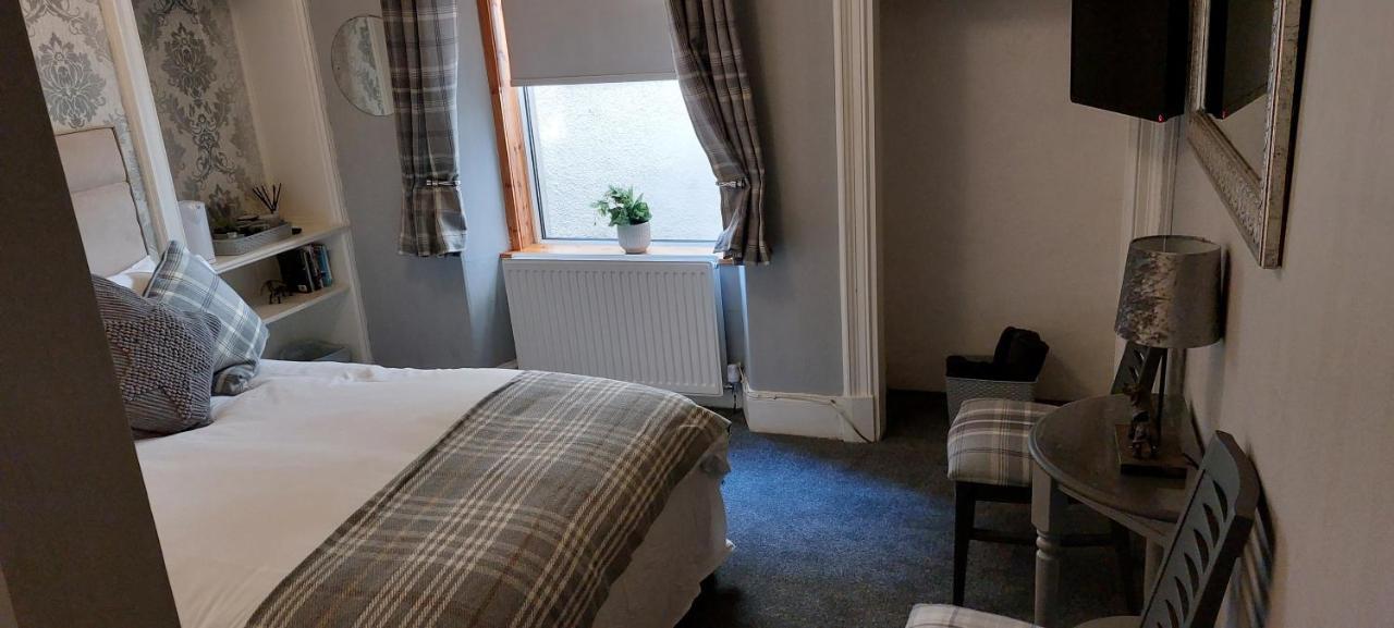 Riverbank Guesthouse אינברנס מראה חיצוני תמונה