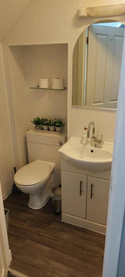 Riverbank Guesthouse אינברנס מראה חיצוני תמונה
